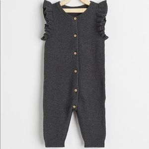 H&M knit 🧶 grey organic cotton romper 18M